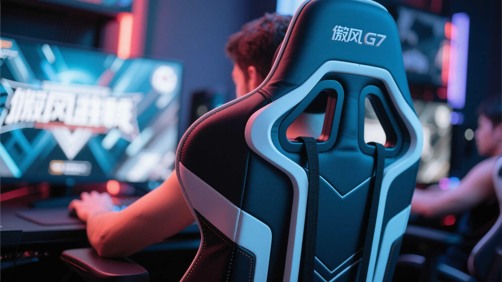 一款优秀的竞技设备，其设计必须能够契合用